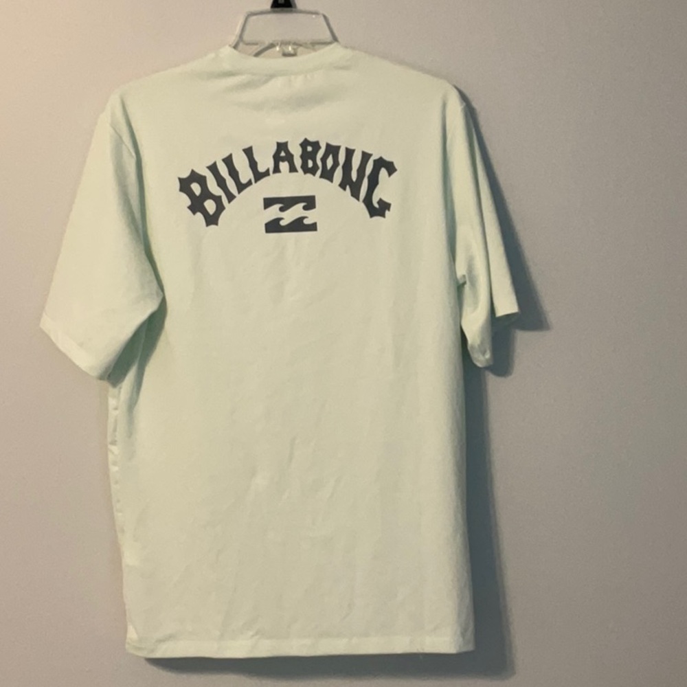 Billabong surf shirt size medium like new
